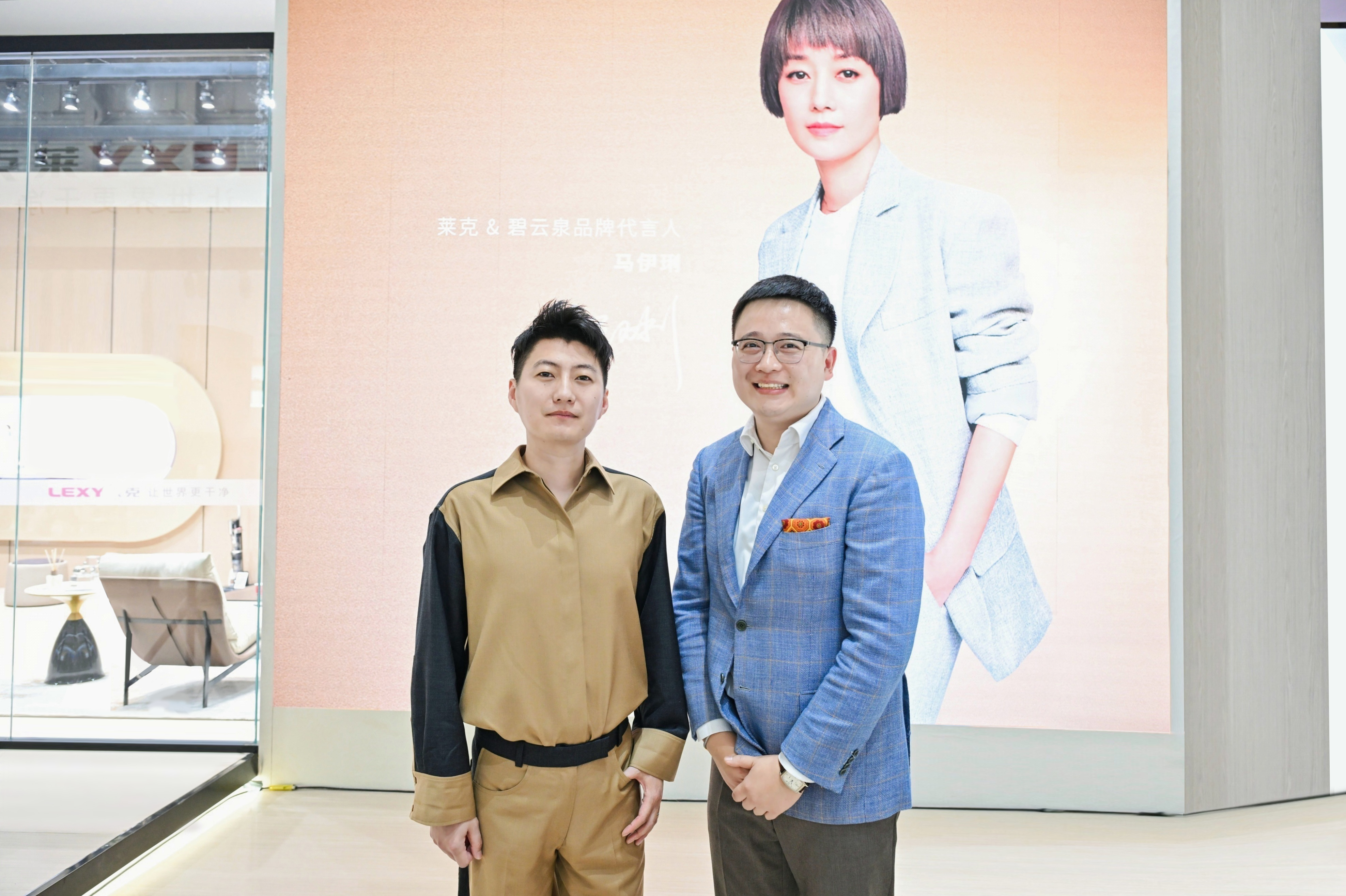 发布会现场.jpg