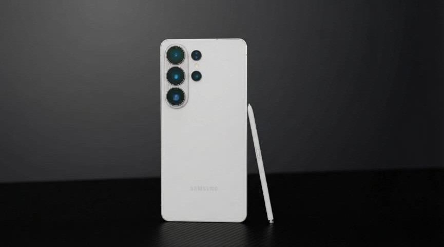 三星 Galaxy S26 Ultra 图赏：极简白调下的旗舰质感，是科技也是艺术品