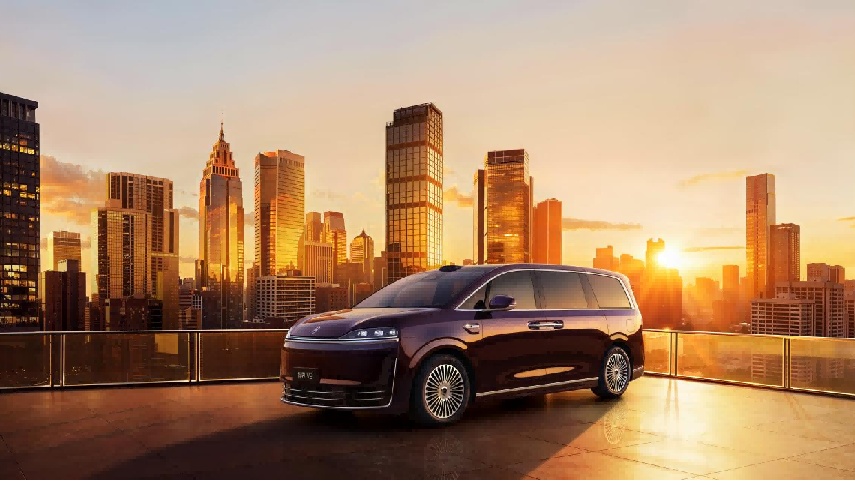 智界 V9 正式上市 38.98 万起 重塑高端 MPV 市场格局